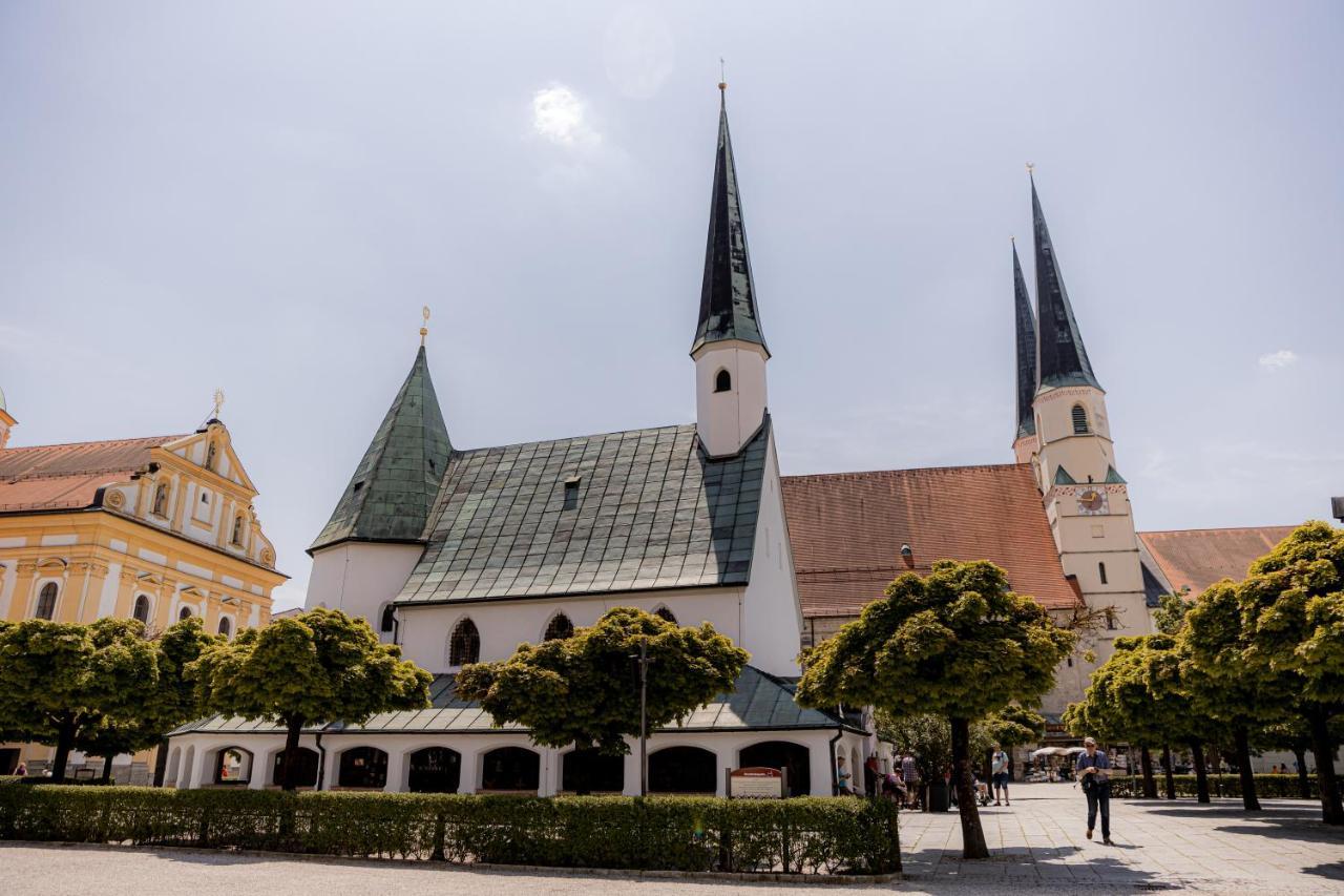 C4S Come4Stay Altoetting - 3-Zi Whg I Zentrale Lage I Parkplatz I Balkon I Wifi I Smarttv I 1 Kingsize, 1 Queensize Bett I Office Arbeitsplatz I Wohnbereich Mit Couch Und Essbereich I Voll Ausgestattete Kueche I Nespresso Exterior foto